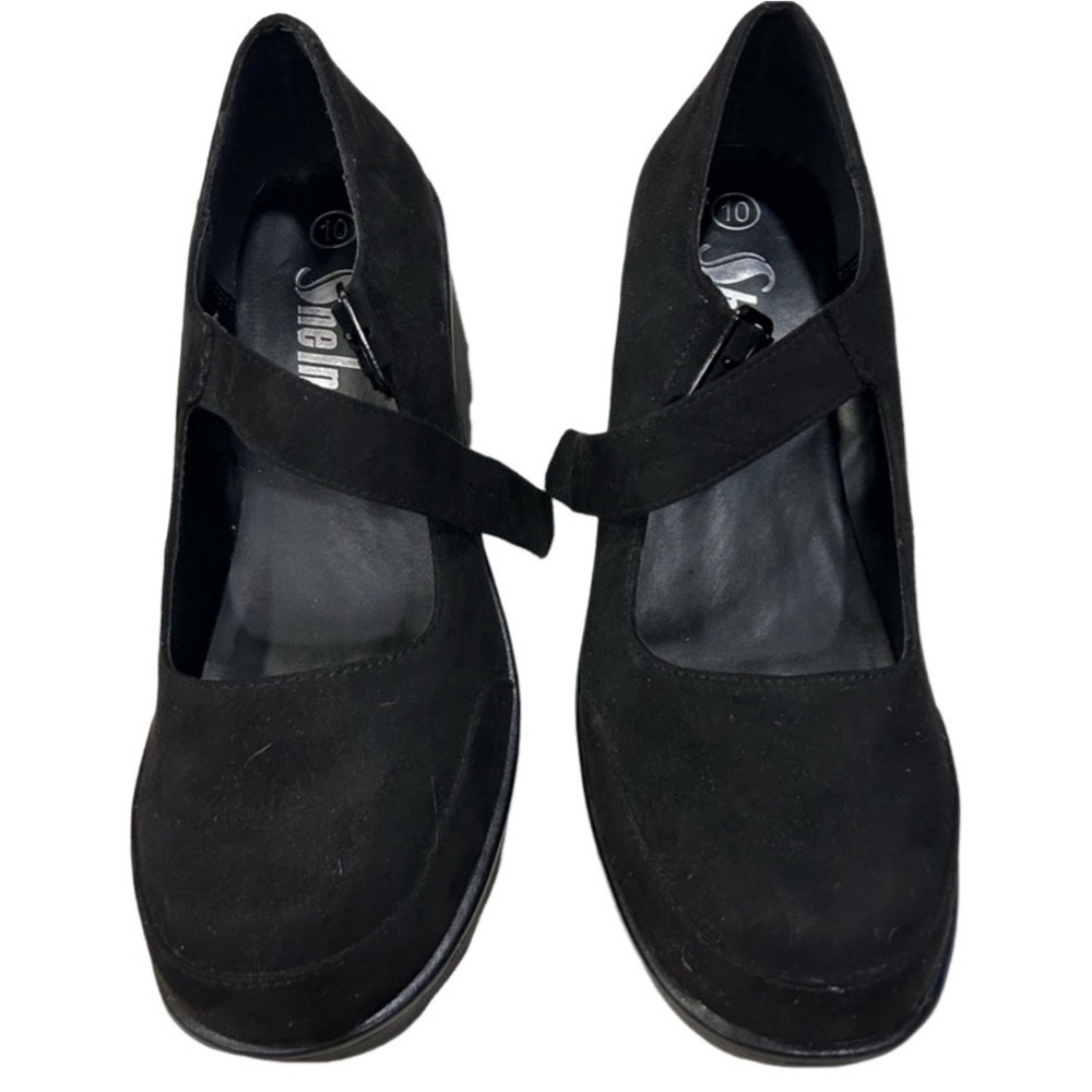 Sheln chunky heels Mary Jane’s size 10